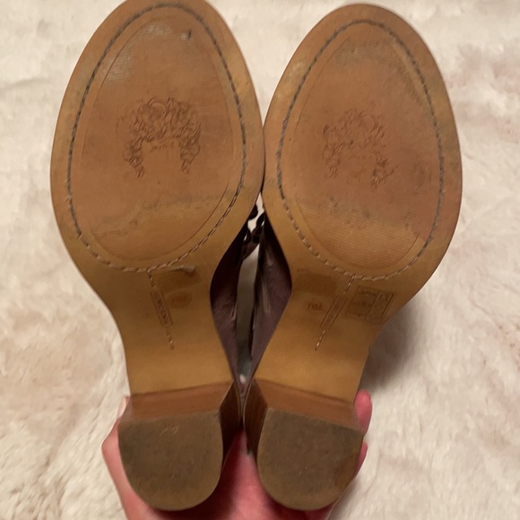 Vince Camuto open toe boots
Size 7.5
Color brown - Picture 8 of 8